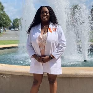 Meet your Posher, Natasha